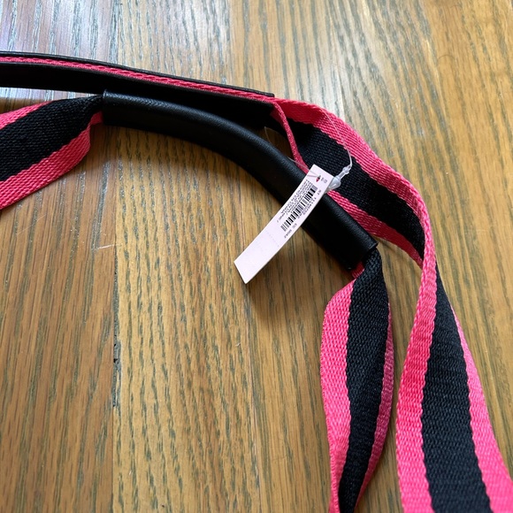 NWT Large Victoria Secret Travel Bag - Picture 3 of 5